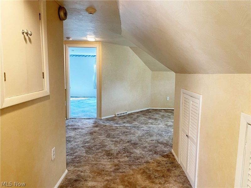 1661 Byron Drive, Mayfield Heights, OH 44124 Photo 17