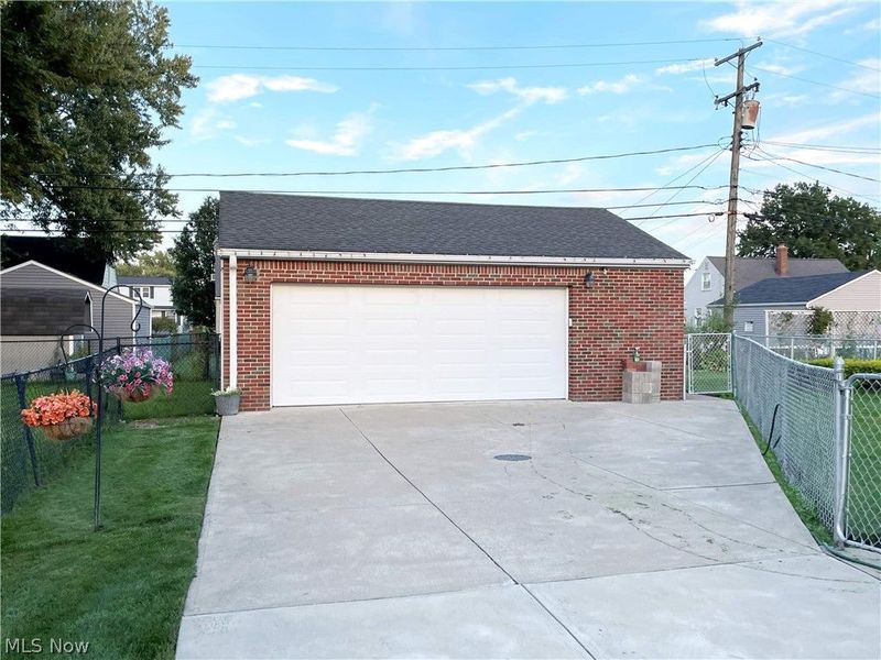 1661 Byron Drive, Mayfield Heights, OH 44124 Photo 35