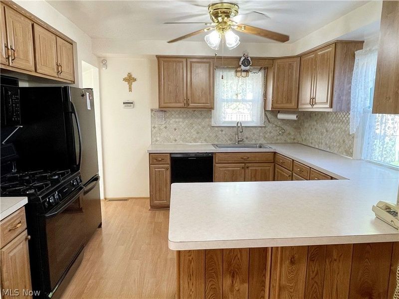 1661 Byron Drive, Mayfield Heights, OH 44124 Photo 4