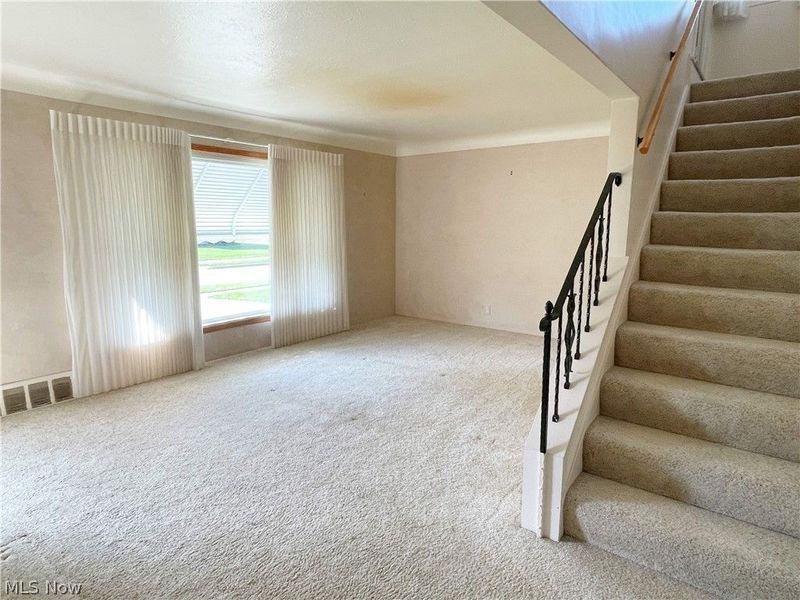 1661 Byron Drive, Mayfield Heights, OH 44124 Photo 7