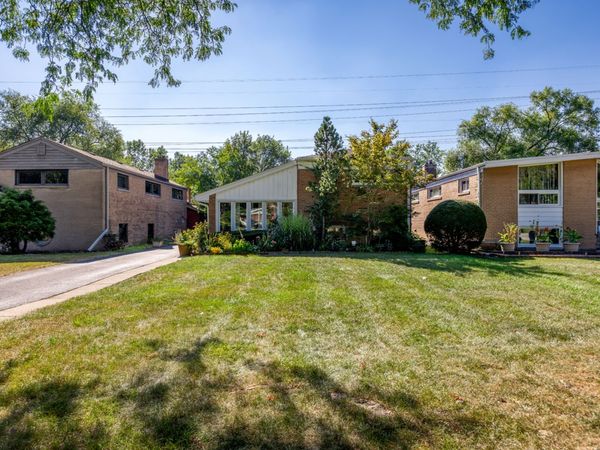 6542 N Kenneth Avenue , Lincolnwood, IL 60712