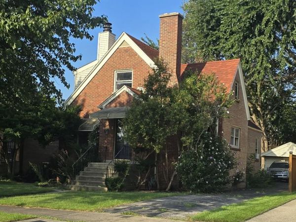 8118 N Ozark Avenue , Niles, IL 60714