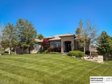 17463 Farnam Circle, Omaha, NE 68118