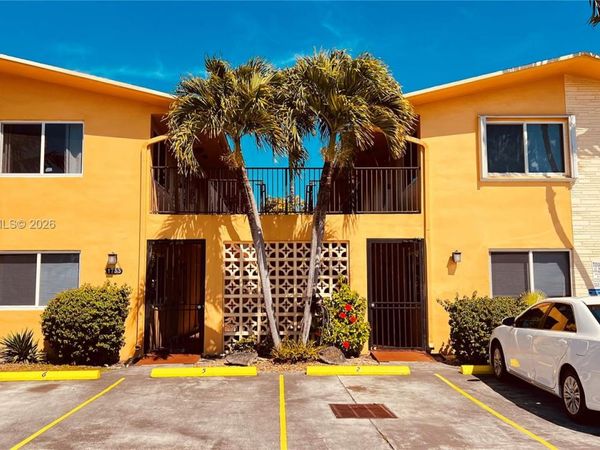 1733 Mayo St , Unit 11, Hollywood, FL 33020
