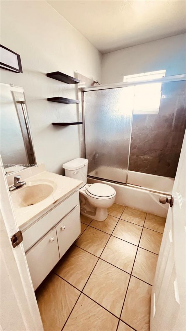 1733 Mayo St , Unit 11, Hollywood, FL 33020 Photo