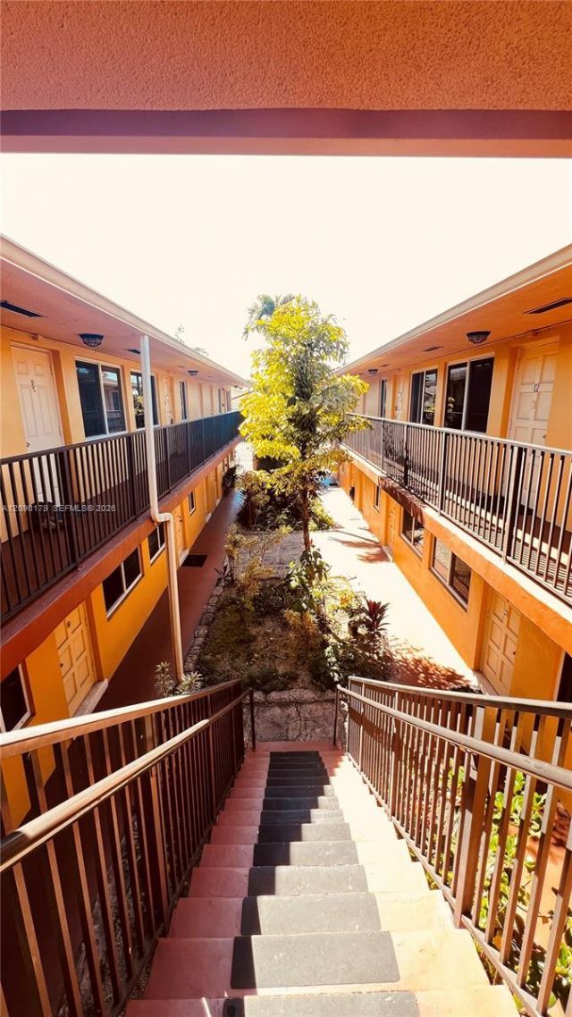 1733 Mayo St , Unit 11, Hollywood, FL 33020 Photo