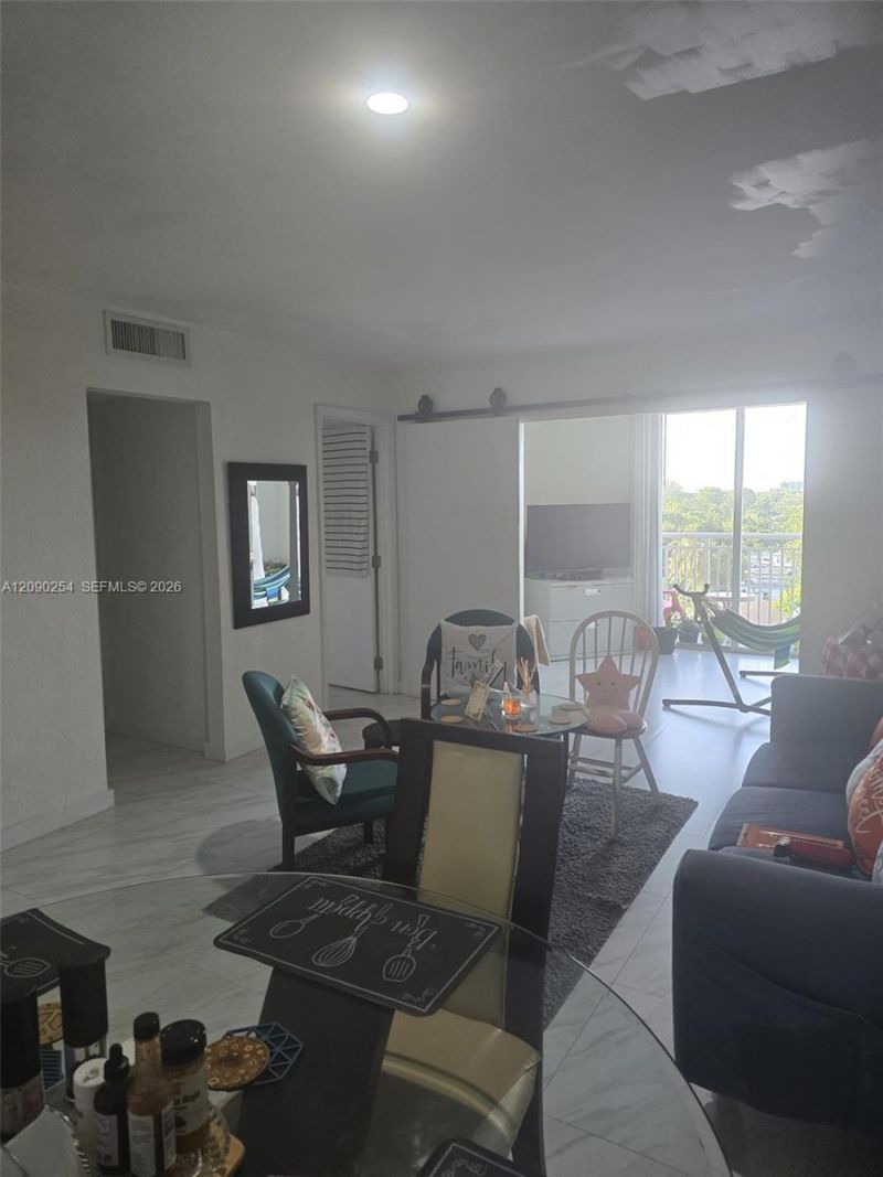 1251 NE 108th St, Unit 718, Miami, FL 33161 Photo