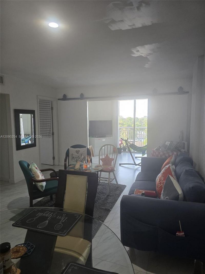 1251 NE 108th St, Unit 718, Miami, FL 33161 Photo
