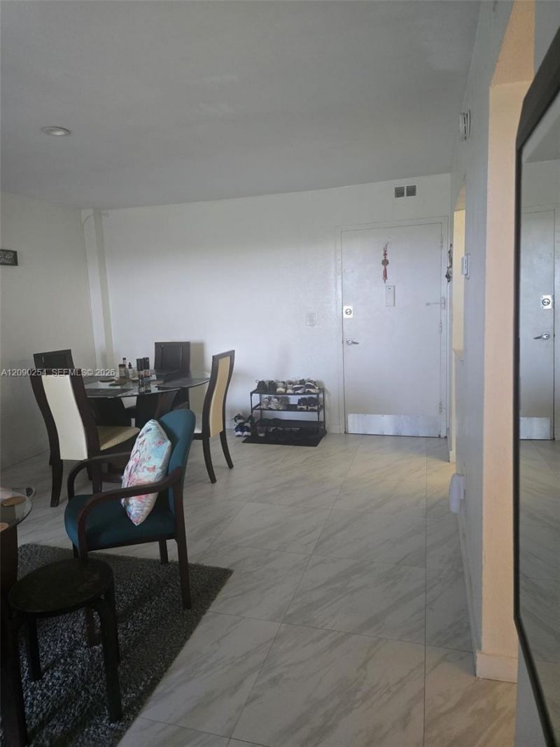 1251 NE 108th St, Unit 718, Miami, FL 33161 Photo