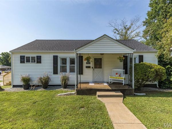 622 E College Street , Farmington, MO 63640
