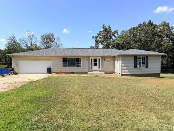 2563 Praise Street , Poplar Bluff, MO 63901