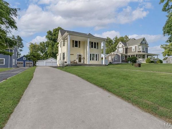 812 E Washington Street, Pittsfield, IL 62363
