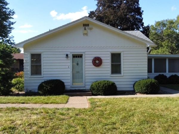 129 Riverside Street, Bellevue, IA 52031