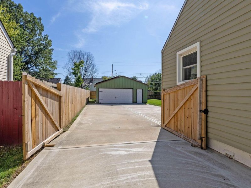 1713 Huy Road, Columbus, OH 43224 Photo 4