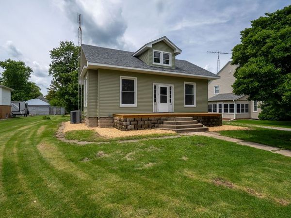 311 S Main Street , Flanagan, IL 61740