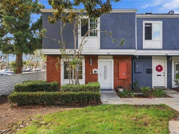 104 Yorktown , Costa Mesa, CA 92626