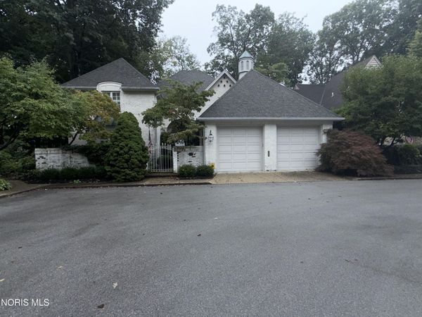 23 Exmoor , Ottawa Hills, OH 43615