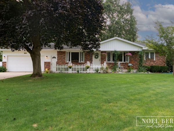1216 Sycamore Drive, Jenison, MI 49428