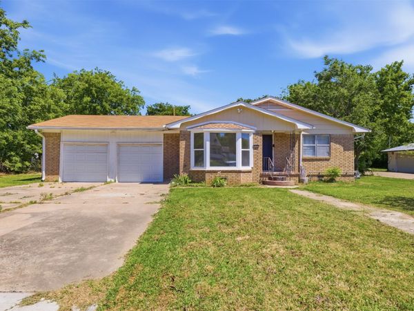 313 E Woodrow Place , Tulsa, OK 74106