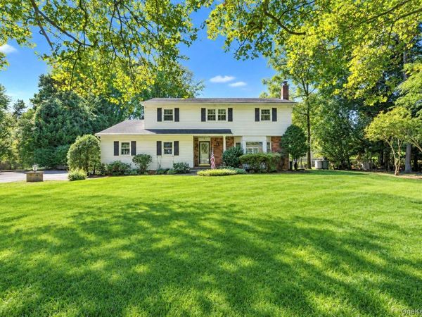 284 Marlin Street , Dix Hills, NY 11746