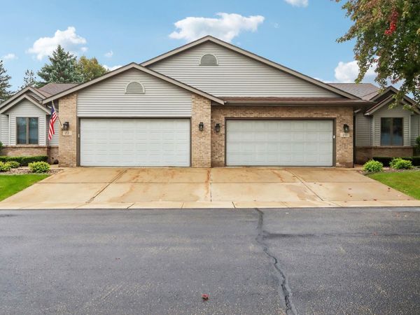 20 Village Homes Drive, Waunakee, WI 53597