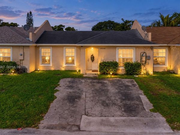 20248 NW 27th Place , Miami Gardens, FL 33056