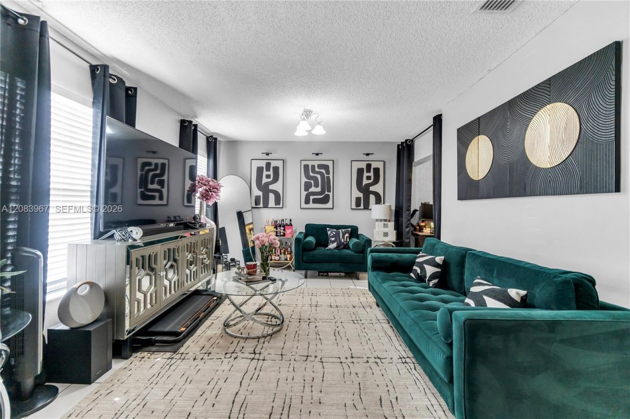 20248 NW 27th Place, Miami Gardens, FL 33056 Photo