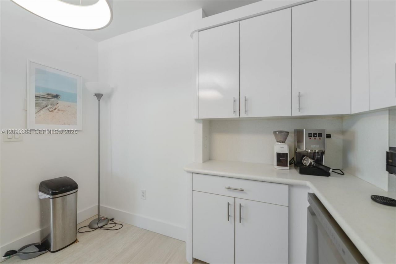 1950 S Ocean Dr, Unit 11P, Hallandale Beach, FL 33009 Photo
