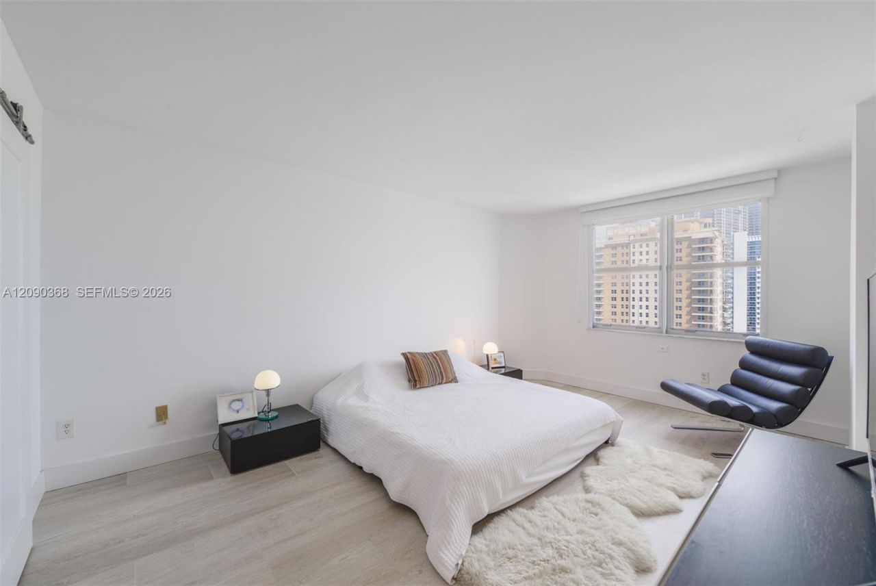 1950 S Ocean Dr, Unit 11P, Hallandale Beach, FL 33009 Photo