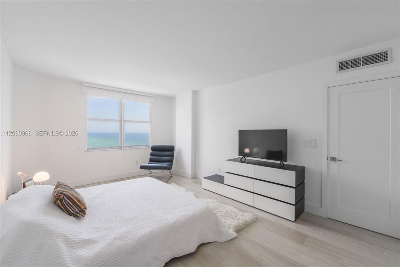 1950 S Ocean Dr, Unit 11P, Hallandale Beach, FL 33009 Photo