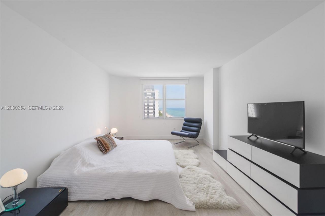 1950 S Ocean Dr, Unit 11P, Hallandale Beach, FL 33009 Photo