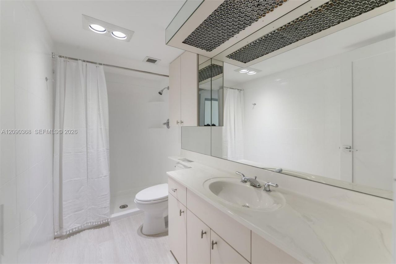 1950 S Ocean Dr, Unit 11P, Hallandale Beach, FL 33009 Photo