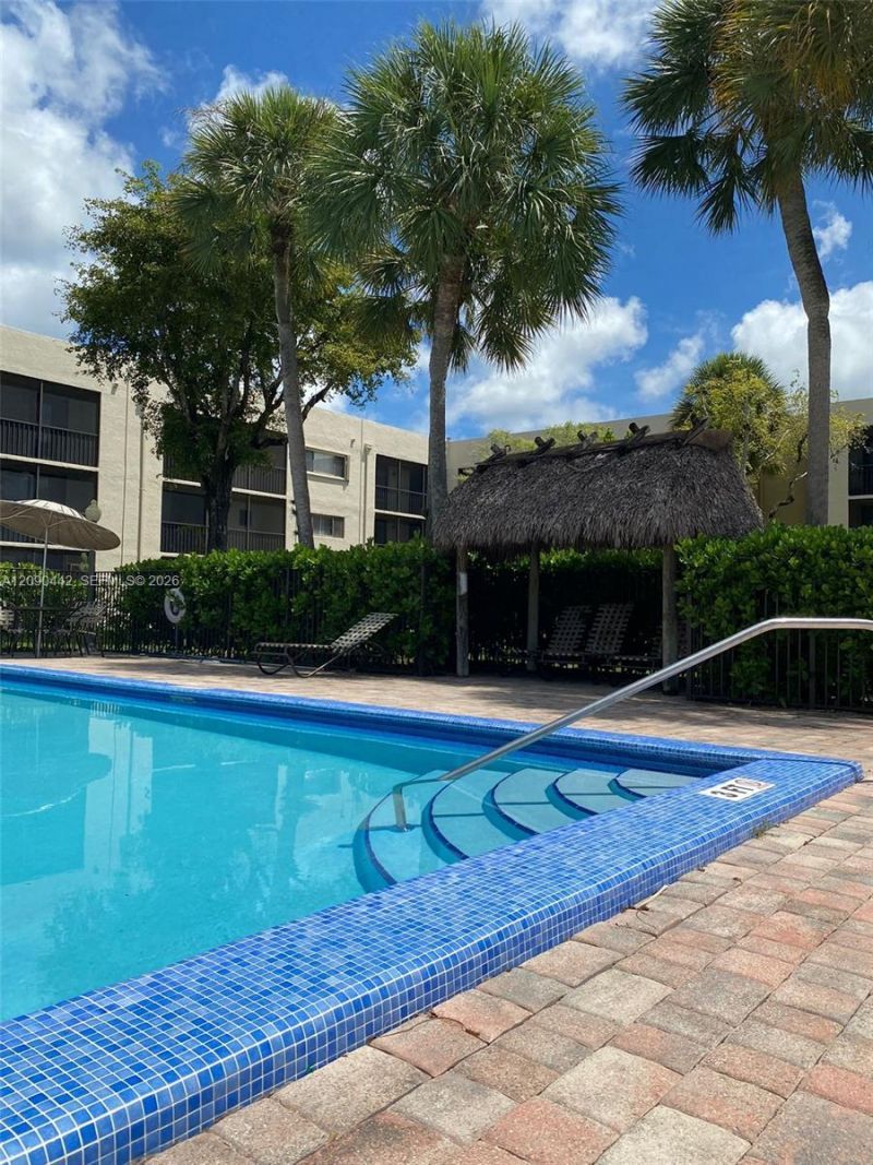 8015 SW 107th Ave, Unit 117, Miami, FL 33173 Photo