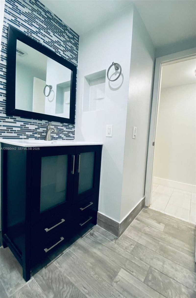 8015 SW 107th Ave, Unit 117, Miami, FL 33173 Photo