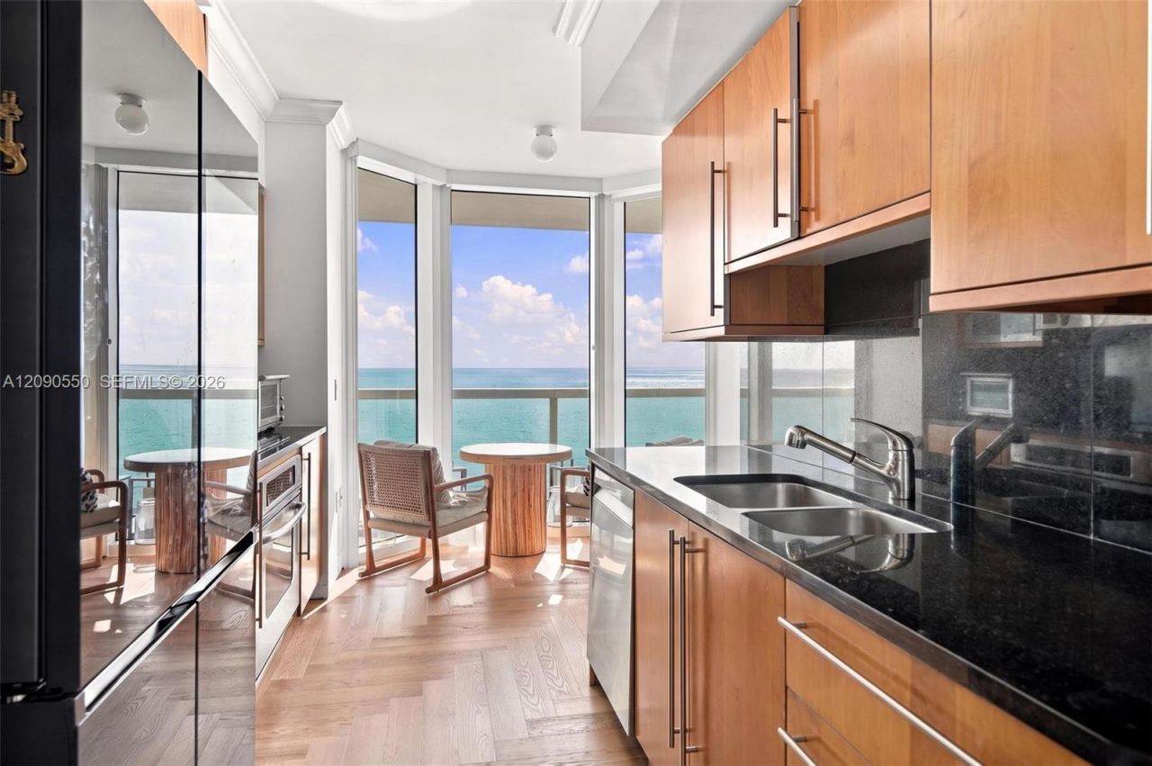6365 Collins Ave, Unit 1103, Miami Beach, FL 33141 Photo