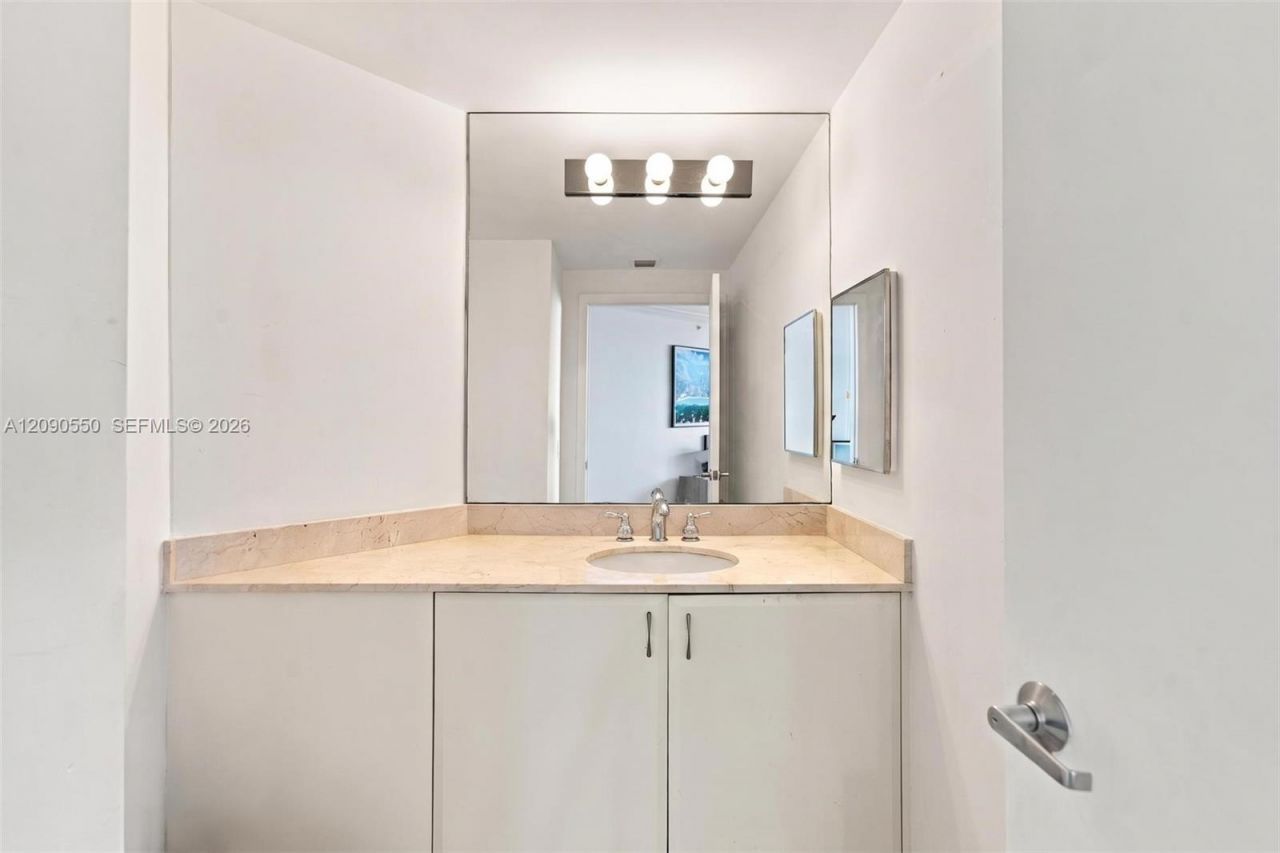 6365 Collins Ave, Unit 1103, Miami Beach, FL 33141 Photo
