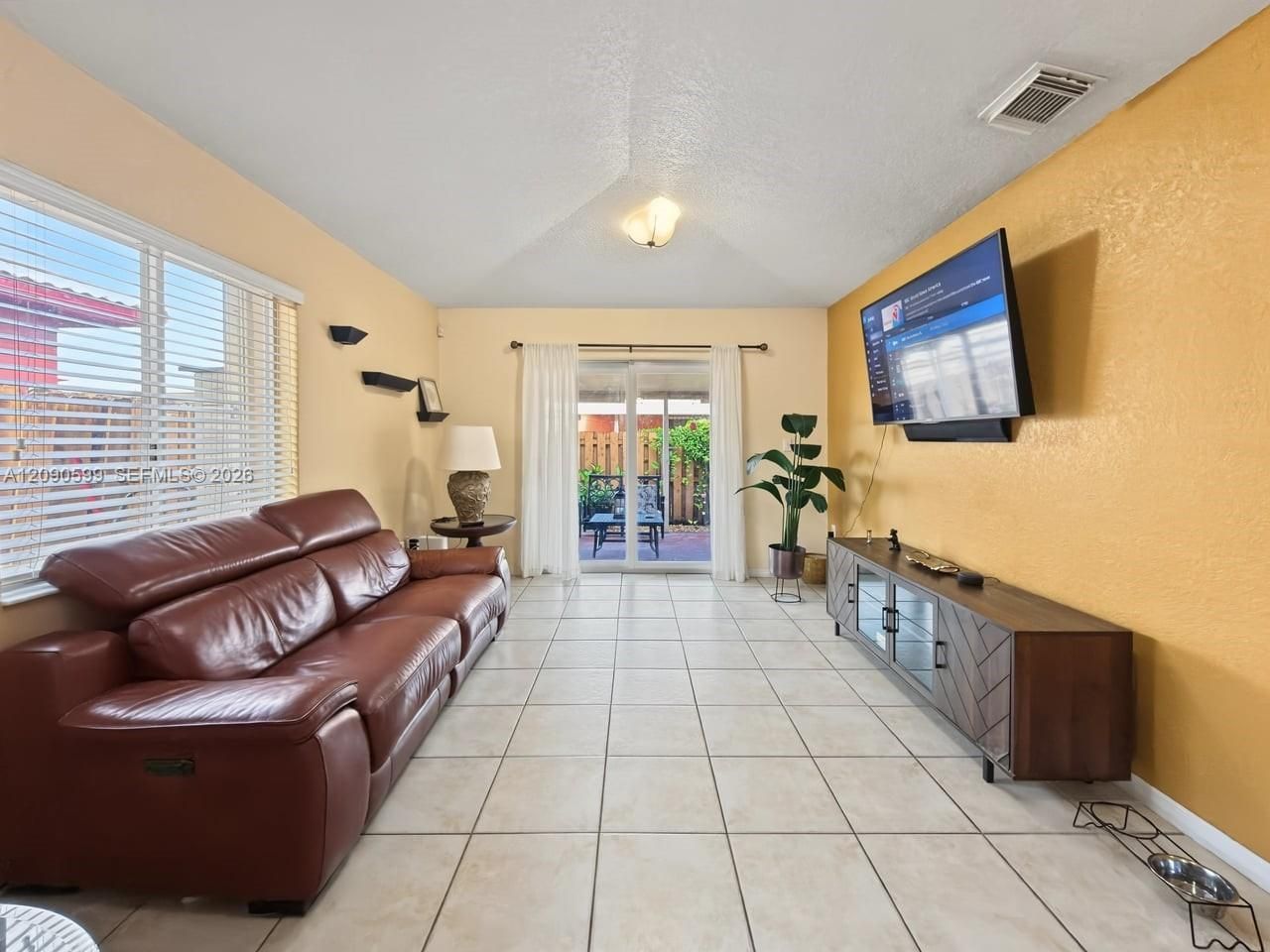 12711 NW 99th Pl, Hialeah Gardens, FL 33018 Photo