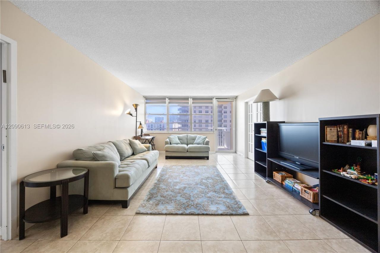 251 174th St, Unit 812, Sunny Isles Beach, FL 33160 Photo