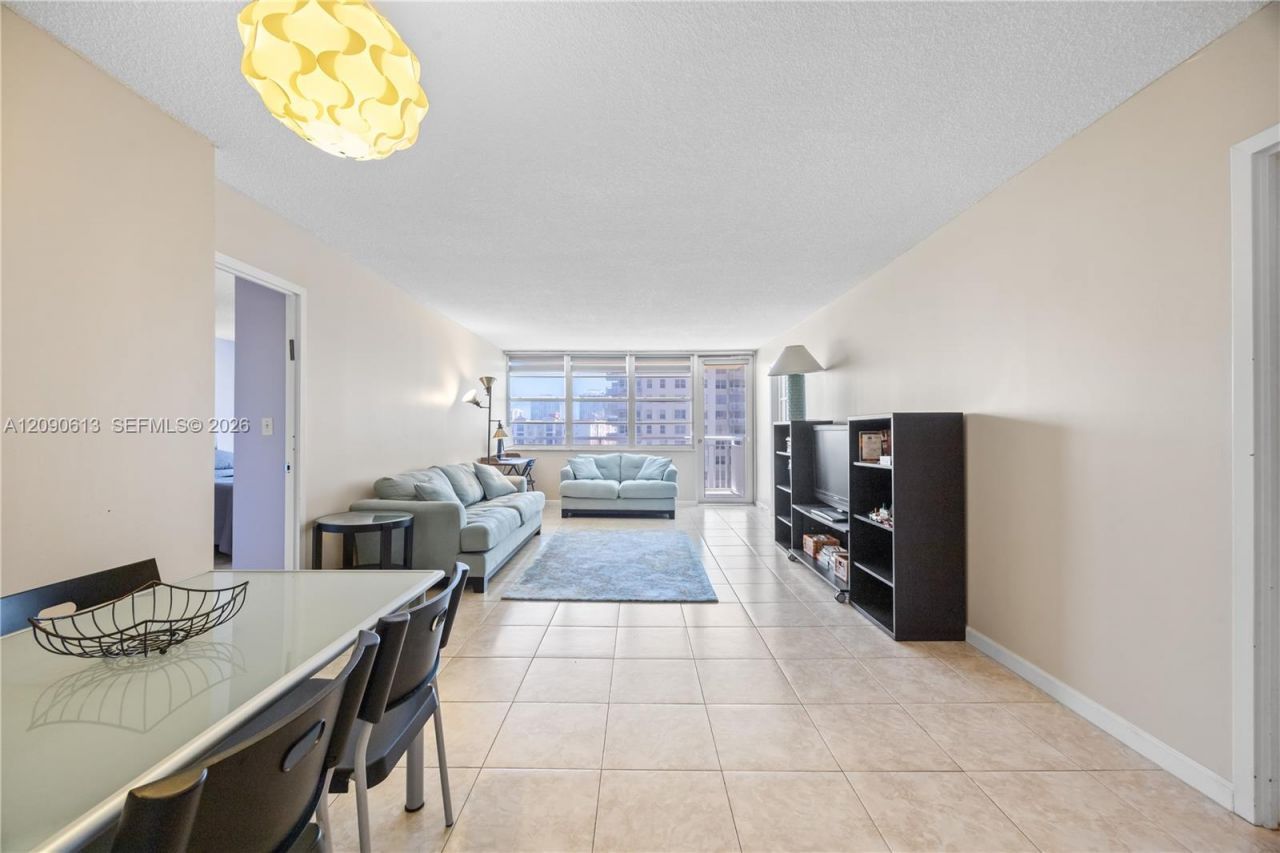251 174th St, Unit 812, Sunny Isles Beach, FL 33160 Photo