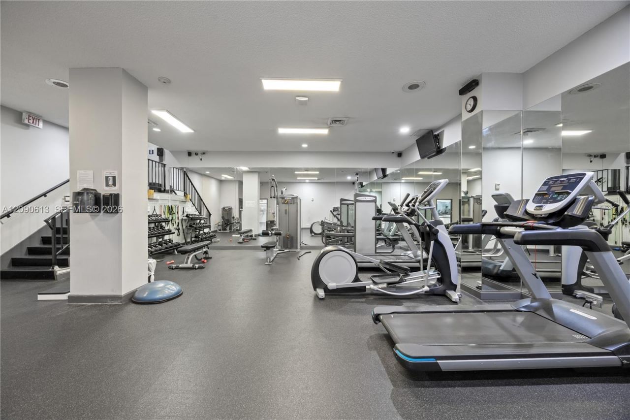 251 174th St, Unit 812, Sunny Isles Beach, FL 33160 Photo