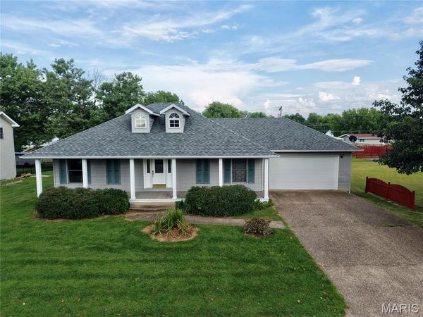 111 Westview , Palmyra, MO 63461