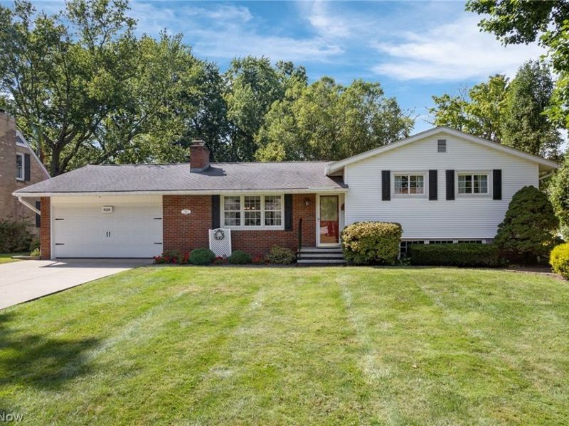 828 Eastview Avenue, Wadsworth, OH 44281 Photo 1