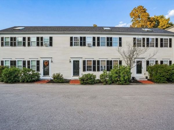 100 State St, Unit 8, Newburyport, MA 01950