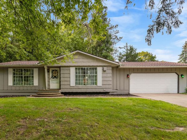 190 W Bacon Street, Hillsdale, MI 49242