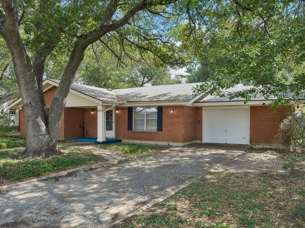 610 Mogonye LN, Elgin, TX 78621