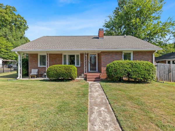 701 Howell St, Florence, AL 35630
