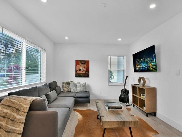 3521 SW 16th St, Miami, FL 33145