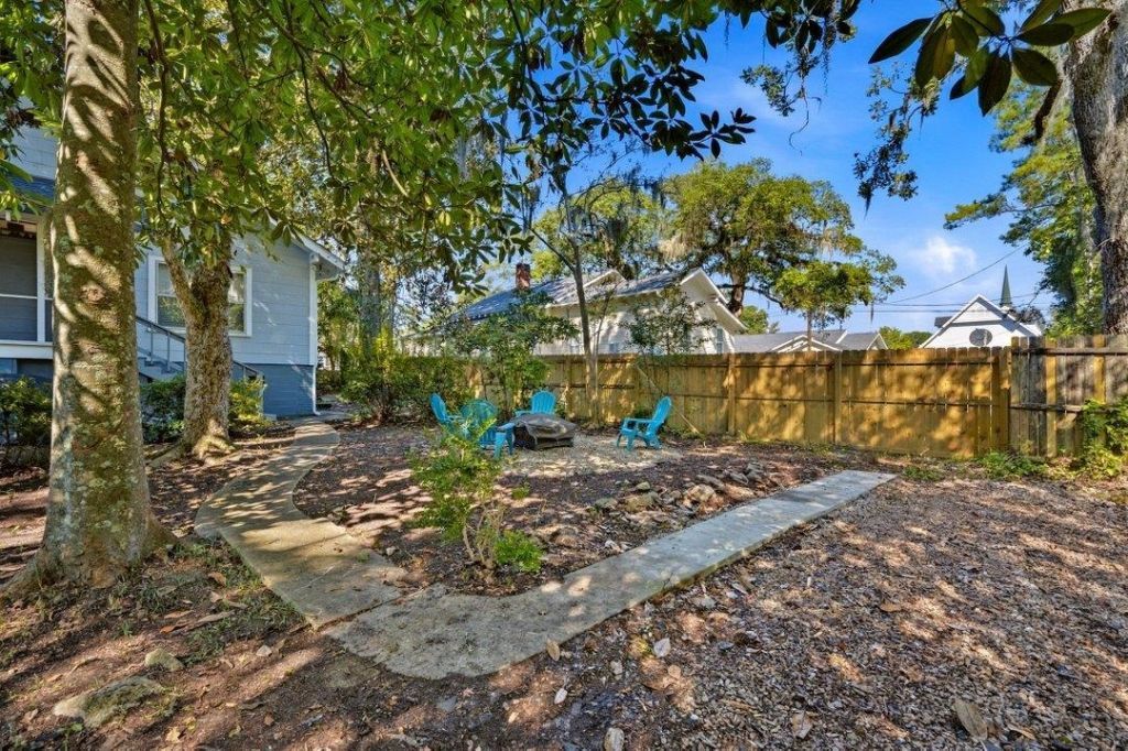 608 Main St. Photo 41