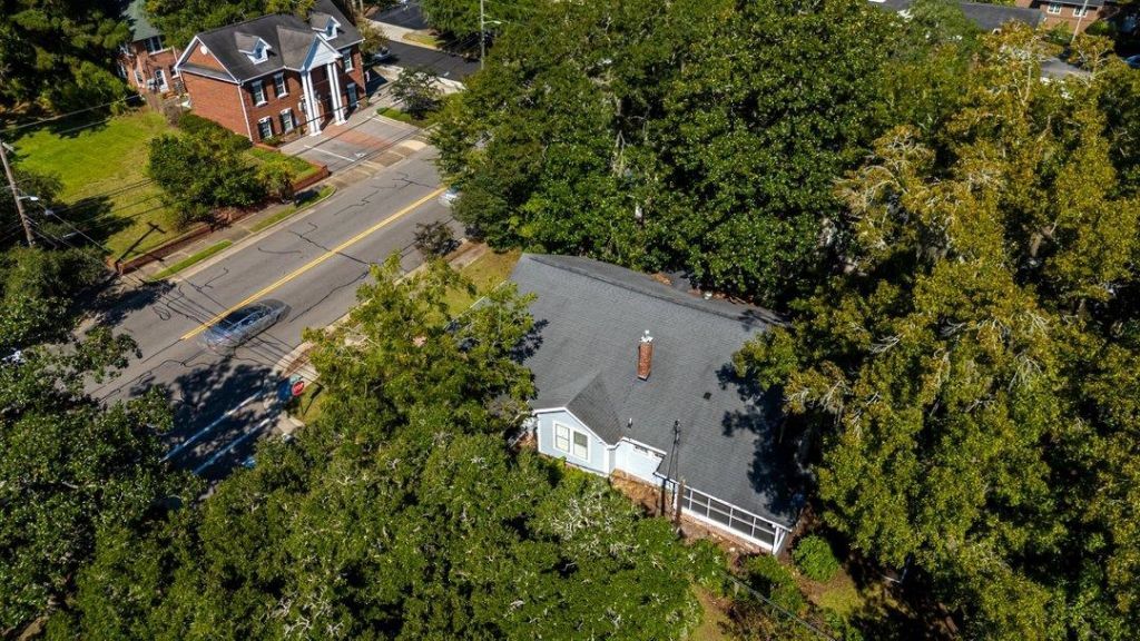608 Main St. Photo 47