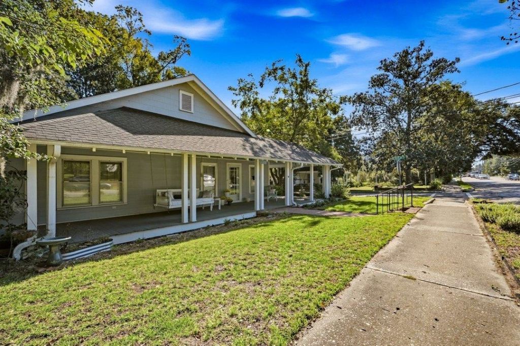 608 Main St. Photo 61